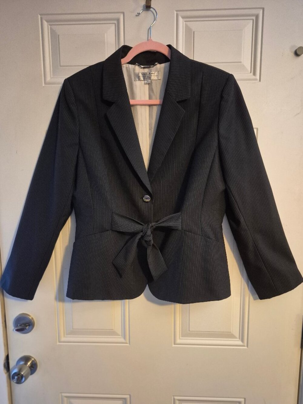 Pin Stripe Blazer.Tahari. Arthur S. Levine.. Size 14P ...NICE.